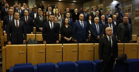 Uručeni certifikati poslanicima Predstavničkog doma Parlamenta FBiH