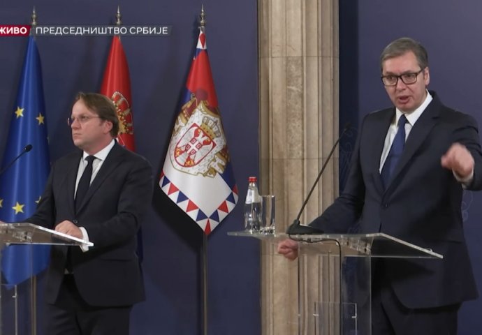 DIPLOMATSKI INCIDENT U BEOGRADU: Vučić urlao na press-konferenciji s komesarom Varhelyjem (VIDEO)