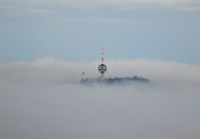 Sarajevo i jutros osvanulo pod maglom (FOTO+VIDEO)