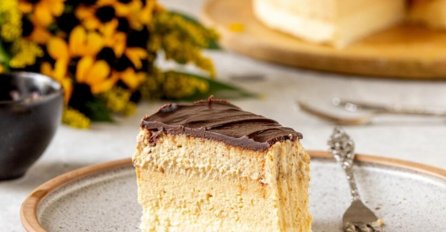 SA PRAVOM NOSI TITULU NAJJEDNOSTAVNIJE I NAJLJEPŠE DOMAĆE POSLASTICE: Recept za pijesak tortu koja se pravi za 15 minuta