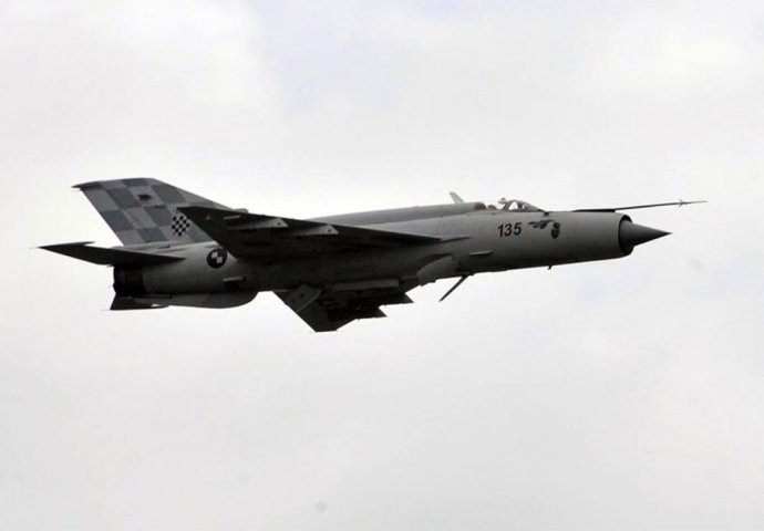 Srušio se vojni avion MiG u Hrvatskoj, kreće velika potraga za pilotima