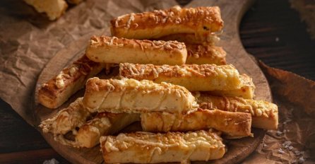 KAD VAM SE JEDE NEŠTO, A NEMATE MNOGO VREMENA: Slani štapići su sjajna zanimacija za porodicu ili društvo, brzo se spremaju RECEPT