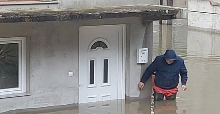 Pogledajte fotografije: U Bihaću poplavljeno više naselja, širom Krajine aktivirana brojna klizišta (FOTO)