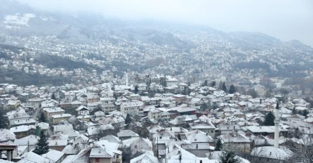 U Sarajevu pao prvi ovogodišnji snijeg (FOTO)