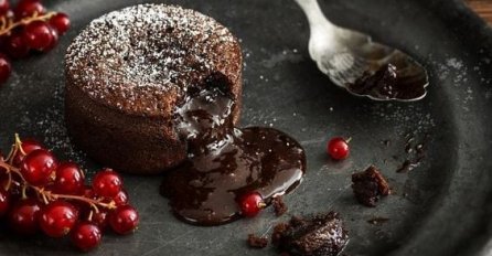 Jednostavno i jeftino: Čokoladni 'lava cake' gotov za nekoliko minuta
