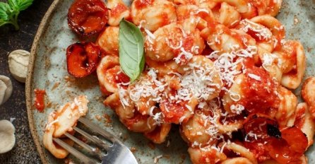 OVO SU NAJTRAŽENIJI RECEPTI NA GOOGLU u 2022: Najpoželjnije jelo je piletina "OŽENI ME" toliko je sočna i preukusna