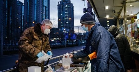 Sve više bolesnih uposlenika: Pogrebna preduzeća u Pekingu bore se da održe korak