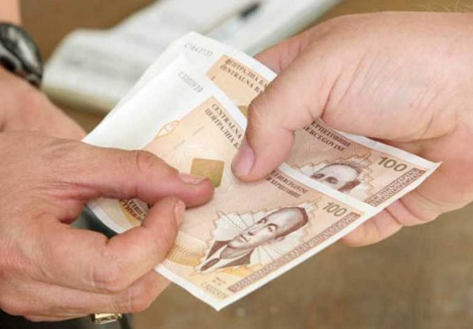 U ovom dijelu BiH pred praznike se dijeli novih 100 KM