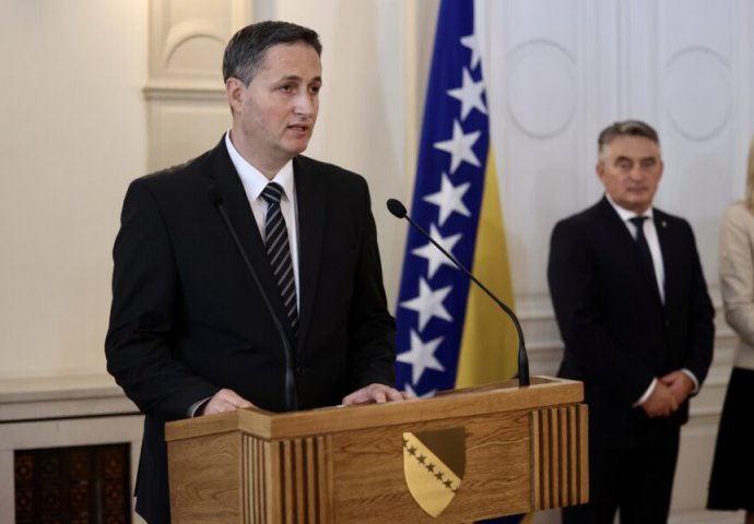 Vruć krompir u rukama Bećirovića: Na sto stiže imenovanje Borjane Krišto i Dodikovi zahtjevi
