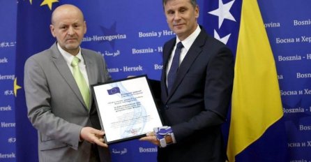 Vlade Federacije BiH uručen  „Orden naroda, građanki i građana Bosne i Hercegovine“ 