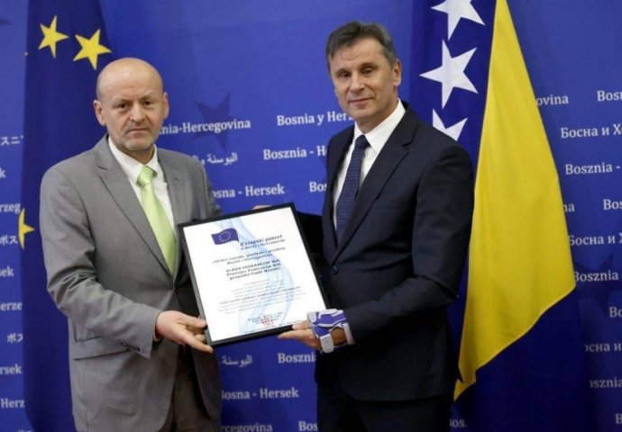 Vlade Federacije BiH uručen  „Orden naroda, građanki i građana Bosne i Hercegovine“ 