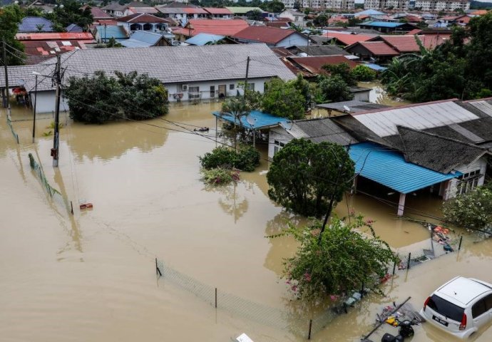 Poplave u Maleziji: Desetine hiljada evakuisano, najmanje dvije osobe poginule