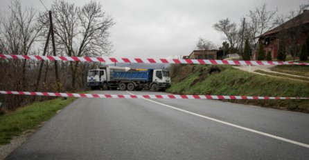 Kosovska policija: Na barikadama noću naoružani ljudi, imamo plan intervencije