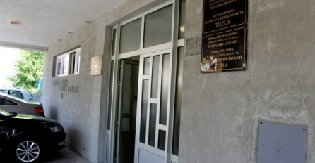 U aferu "Biro" u Tuzli upleteno 30 osoba: Zloupotreba 1,5 miliona KM za stranačko zapošljavanje