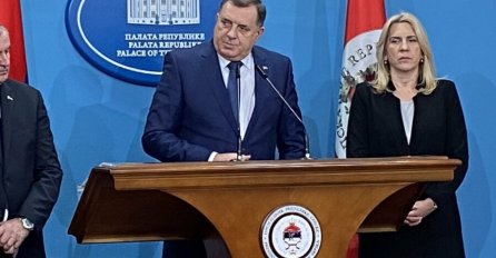 Dodik poručio Schmidtu: Nemoj da se igra sa donošenjem odluka na području RS!