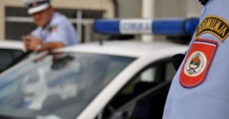 Muškarac iz BiH bježao 'audijem', kad je zaustavljen policajca napao i 'poslao' ga u bolnicu