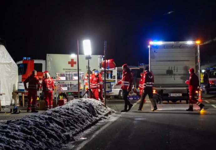 Austrijanci i dalje traže nestale u lavini: Osmoro spašeno, ali traže još najmanje dvoje