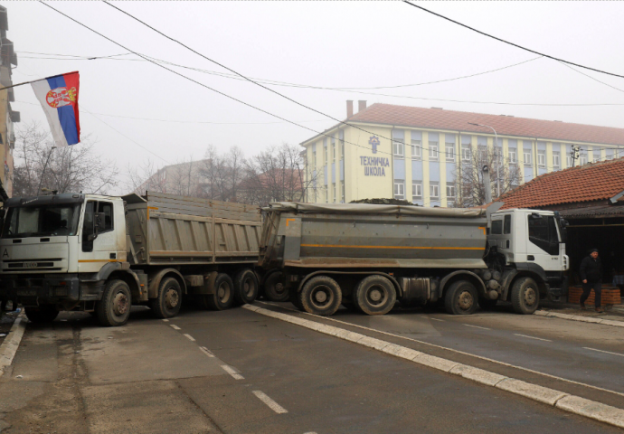 ESKALACIJA NA SAMOM KRAJU GODINE: Zašto je srpska vojska na "najvišoj razini borbene pripravnosti"? Zašto se gomila uz kosovsku granicu? I može li EU posredništvo još jednom smiriti napetosti nakon što su zadnji put to jedva uspjeli?