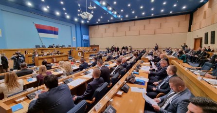 Usvojeno: Nezaposlenom roditelju četvoro i više djece 750 Km od 1. januara