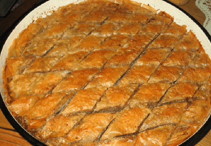 BAKLAVA JE NEIZOSTAVNA ZA BAJRAM: Otkrivamo vam originalni bosanski recept, baklava koja se topi u ustima (RECEPT)