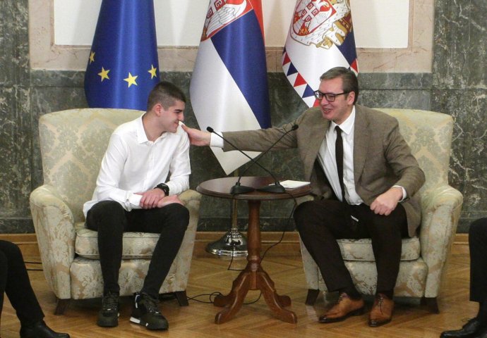 Vučić mladiću uhapšenom u Prištini ponudio da bira posao u Vladi Srbije