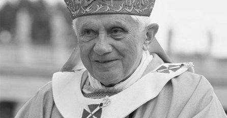 Preminuo bivši papa Benedikt XVI