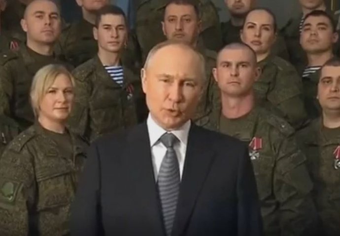 PUTIN OBJAVIO ŽESTOKU PORUKU: Svima u fokusu samo žena s njegove desne strane (FOTO)