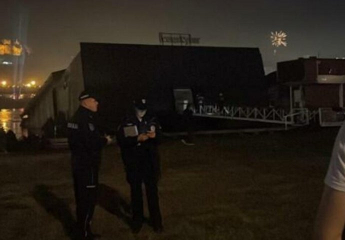 NIJE MOGLO DA SE DIŠE! Ovo je snimak sa splava Fristajler prije nego što je počeo da tone, očevici kažu da je bio PREOPTEREĆEN!