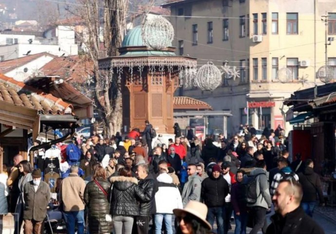 Evo kako izgleda centar Sarajeva nakon dočeka Nove 2023. godine