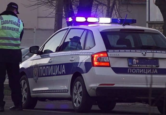 Tragedija u novogodišnjoj noći: Žena skočila sa 4. sprata