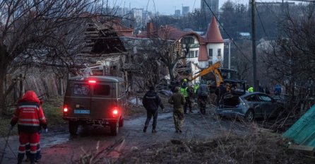 Dok su mnogi slavili... - U Ukrajini sinoć ubijena četiri i ranjeno 50 civila