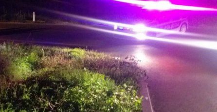 Teška saobraćajna nesreća kod Kaknja: Vozilo sletjelo sa ceste, poginula jedna osoba