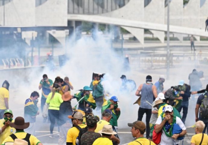 Haos na ulicama Brazila: Pristalice Bolsonara upale u zgradu Kongresa