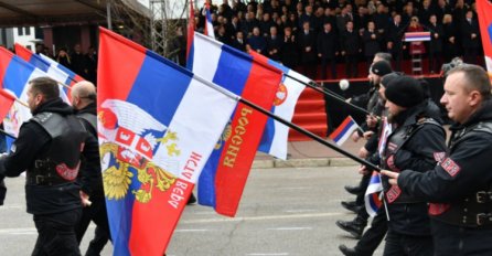 SRAMOTNO! Na paradi povodom neustavnog dana RS donijeli i zastave samoproglašene republike Donjeck