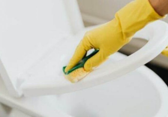 NAJBOLJE RJEŠENJE ZA ŽUTE MRLJE NA WC ŠOLJI: Jeftini trik za prljavo kupatilo