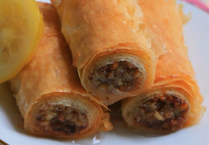 SOČNA BAKLAVA SA GRIZOM I ORASIMA: Nema jednostavnije pripreme od ove