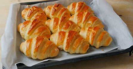 DOMAĆI KROASANI: Vazdušasti i mekani kao iz pekare, pravi su izbor za sve obroke