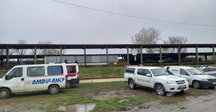 TRAGEDIJA - POLICAJAC NA OBUCI SE SLUČAJNO UBIO IZ PIŠTOLJA? Mladić (21) stradao pod nesrećnim okolnostima: Okrenuo oružje prema grudima, metak je samo opalio...