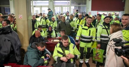 HAOS KAKAV SE NE PAMTI! Štrajk radnika Čistoće u Zagrebu, ne odvoze smeće. Pročitano pismo otpuštenog radnika