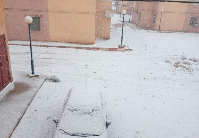 Zimske radosti u Africi: U Alžiru pao snijeg