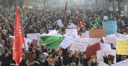 Turska na neodređeno vrijeme odgodila pregovore sa Švedskom i Finskom o NATO članstvu nakon što su desničari u blizini turske ambasade u Stockholmu spalili Kuran, izbile demonstracije u Turskoj