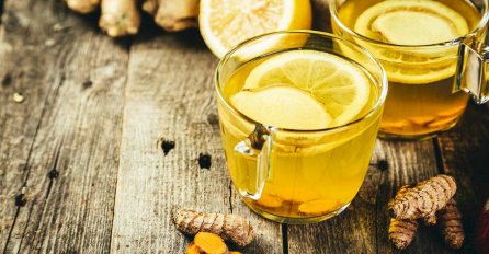 KAŽU DA "DIŽE IZ MRTVIH": Napitak od kurkume, limuna i meda za imunitet