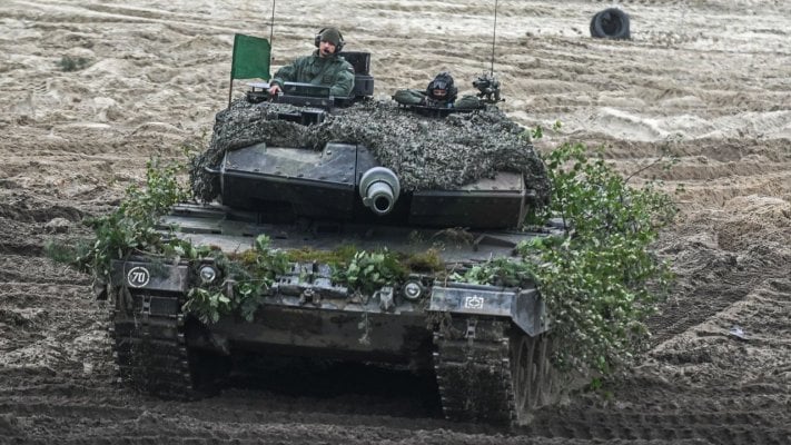 230123102617-polish-leopard-tank-file-092122