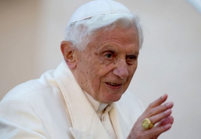 Objavljeno pismo koje je Benedikt XVI. napisao prije smrti, otkrio razlog ostavke