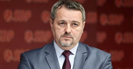 “Osmorka” se podijelila na dva bloka, Ogrešević poslao poruku “Trojci”