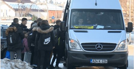 DJECA IZ KRAJINE OD SUTRA MORAJU PJEŠKE U ŠKOLU: Prevoza više nemaju