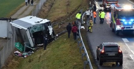 TEŠKA SAOBRAĆAJNA NESREĆA: Autobus sletio s ceste u Sloveniji, troje poginulo