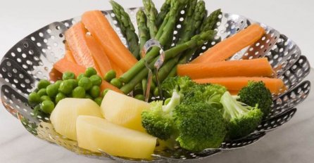 KOŽA VAM JE SUHA, KOSA VAM OPADA: Ovi znaci pokazuju da vam fali vitamin A, a evo u kojim namirnicama ga najviše ima