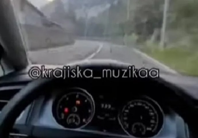 POJAVIO SE NEVJEROVATAN VIDEO: Snimio se kako vozi 150 na sat i sluša turbofolk pjesmu 'O, moj pope...'