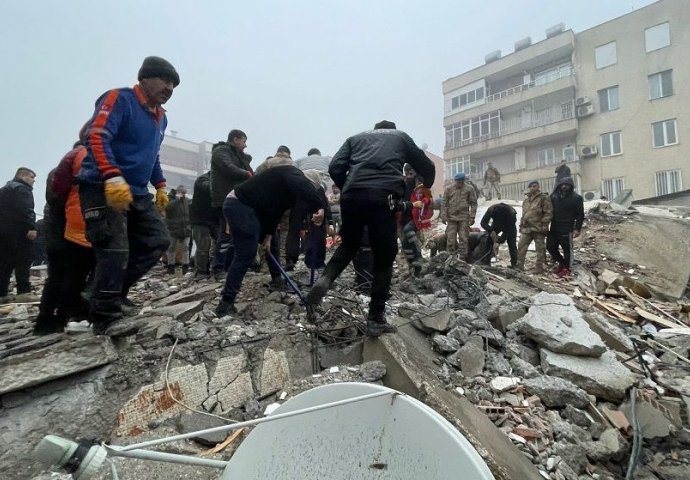 Muškarac preživio zemljotres, dozivao porodicu: "Mislio sam da barem umremo zajedno"